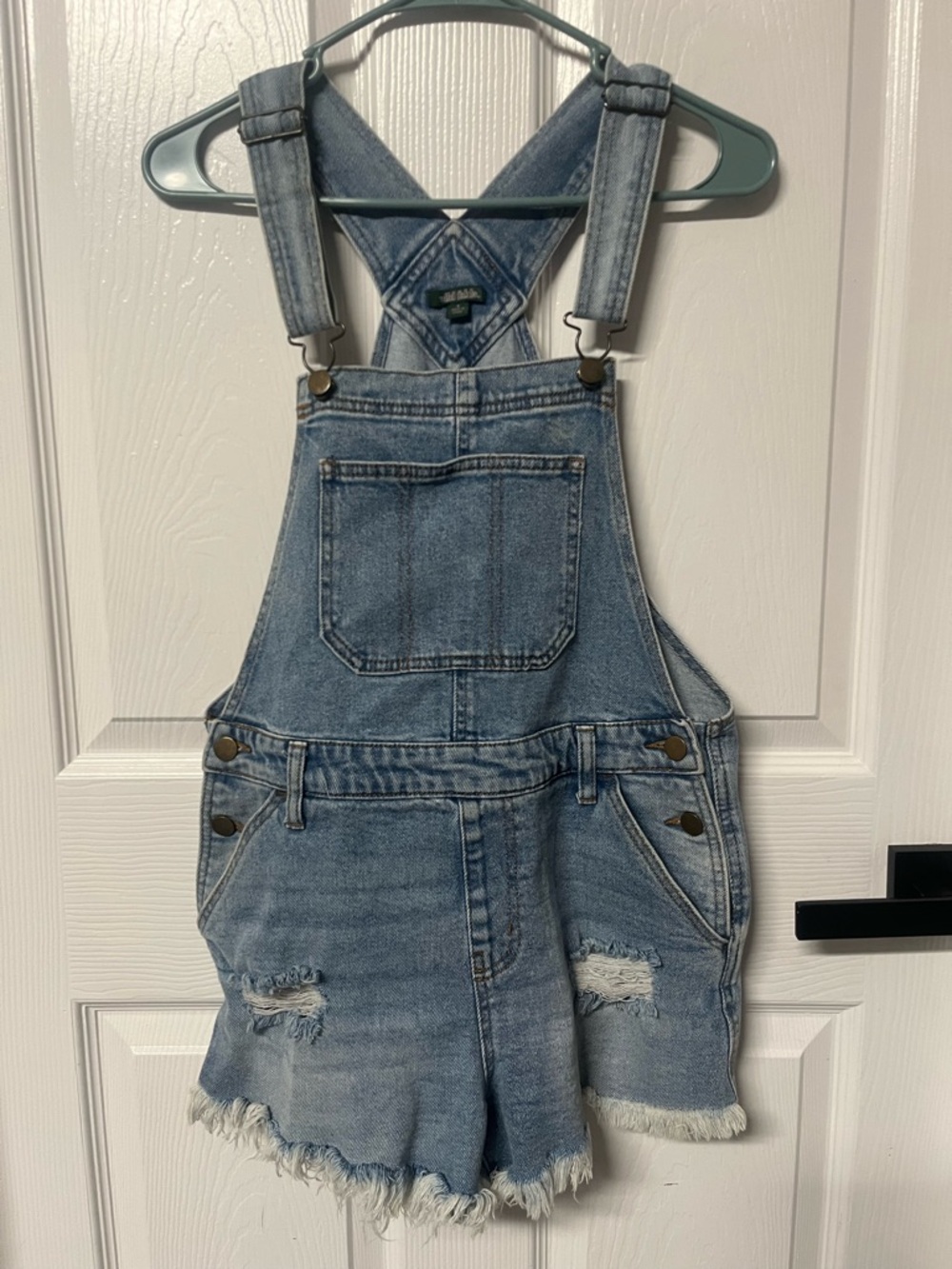 Wild Fable light wash distressed denim bib overall shorts small